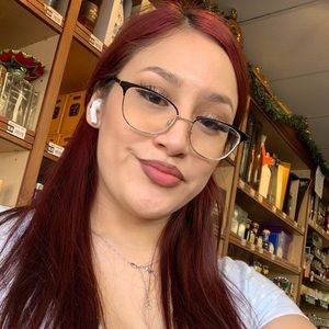 Meet your Posher, Yulissa